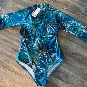 Sz large long sleeve swim suit nwt